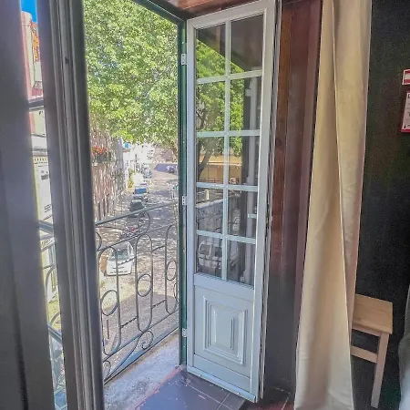 Apartment Cozy Charming Flat In Flowers Garden!