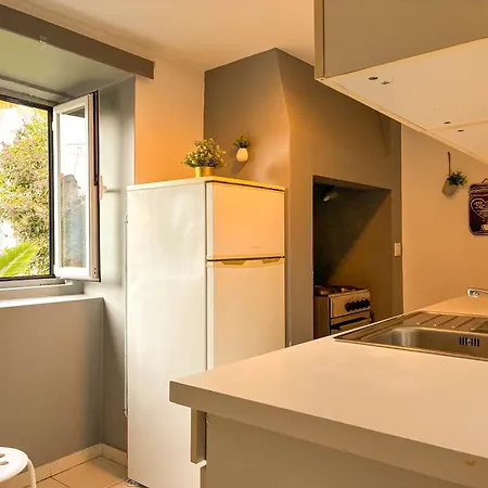 Appartement Cozy Charming Flat In Flowers Garden! *