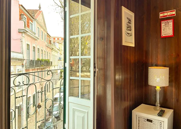 Appartamento Cozy Charming Flat In Flowers Garden!