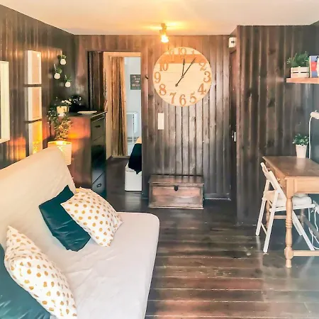 Cozy Charming Flat In Flowers Garden!