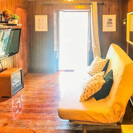 Apartment Cozy Charming Flat In Flowers Garden! *