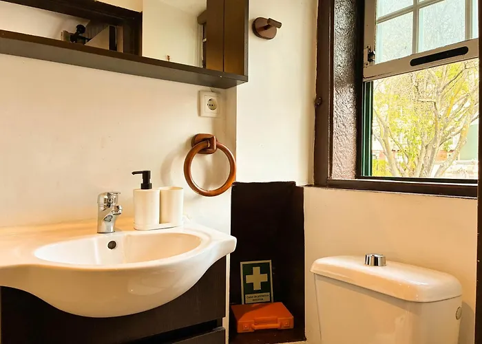 Cozy Charming Flat In Flowers Garden! アパート *