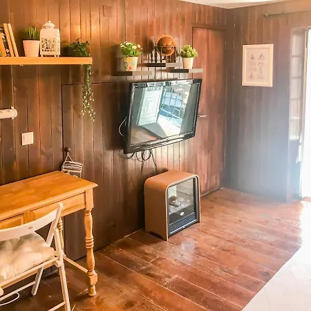 Appartamento Cozy Charming Flat In Flowers Garden!