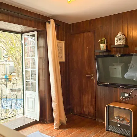 Appartement Cozy Charming Flat In Flowers Garden!